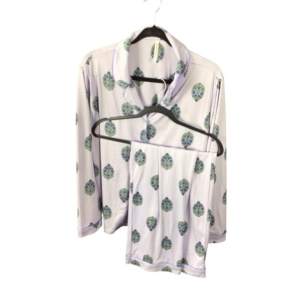 Flora Nikrooz Other - Flora Nikrooz White and Green Pajama Set with Classic Piping Lissette Large